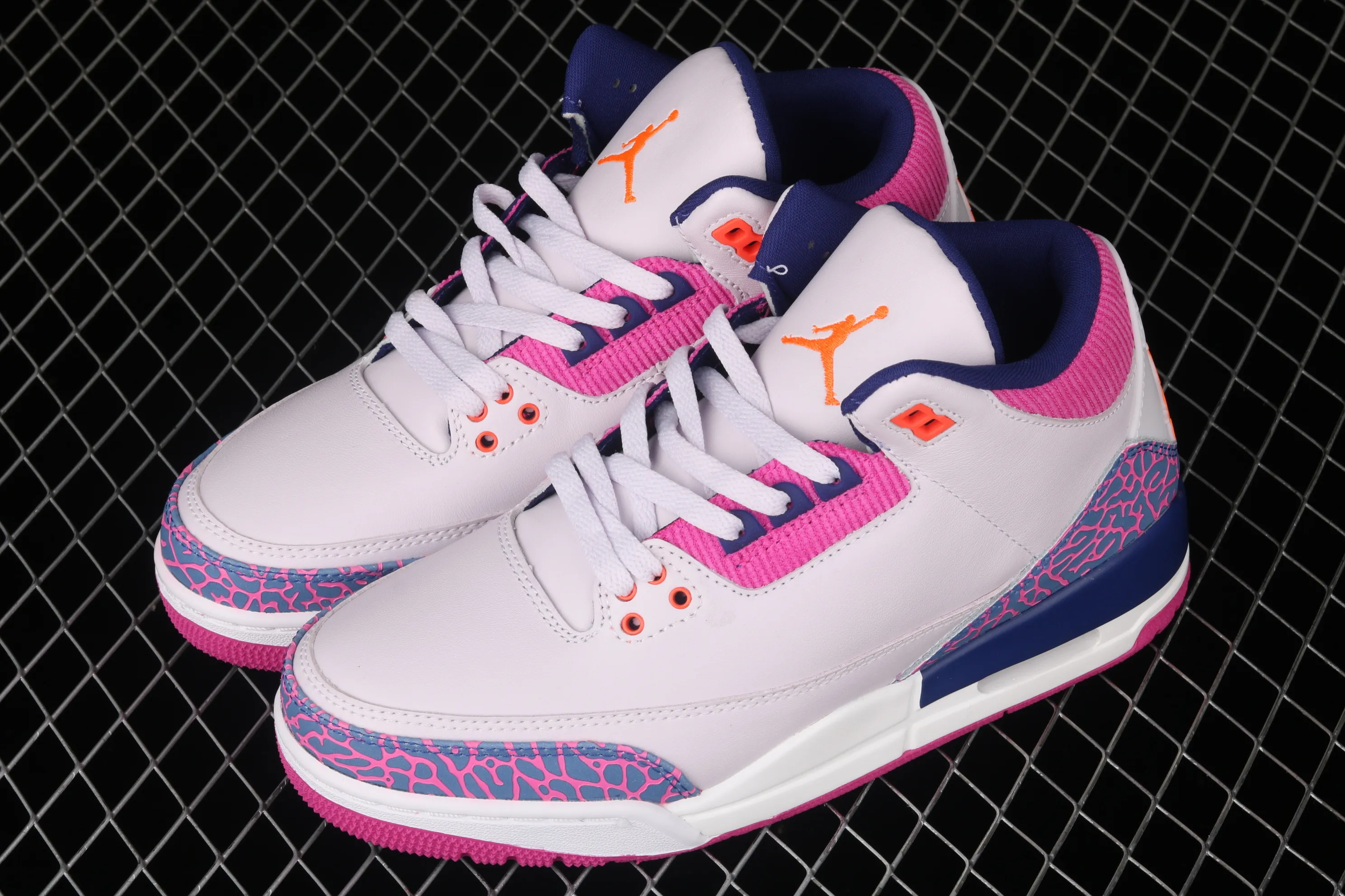 All categories Air Jordan Jordan series basketball shoes Air Jordan 3 Air Jordan Brand Air Jordan 3 GS AJ3 Joe 3 burst pink and purple first layer basketball shoes 441140-500